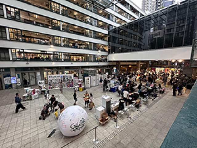 《石子地攤》一攤一世界 重現港漫文化